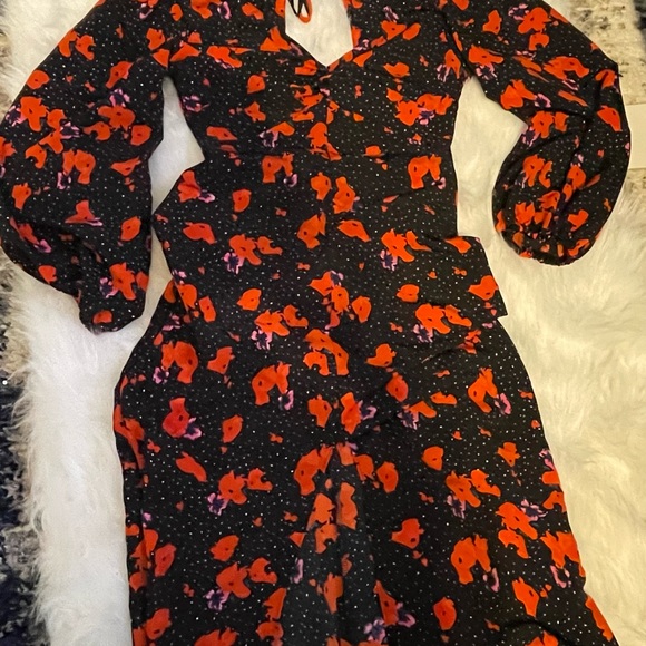 Dress with side slit - Picture 1 of 6